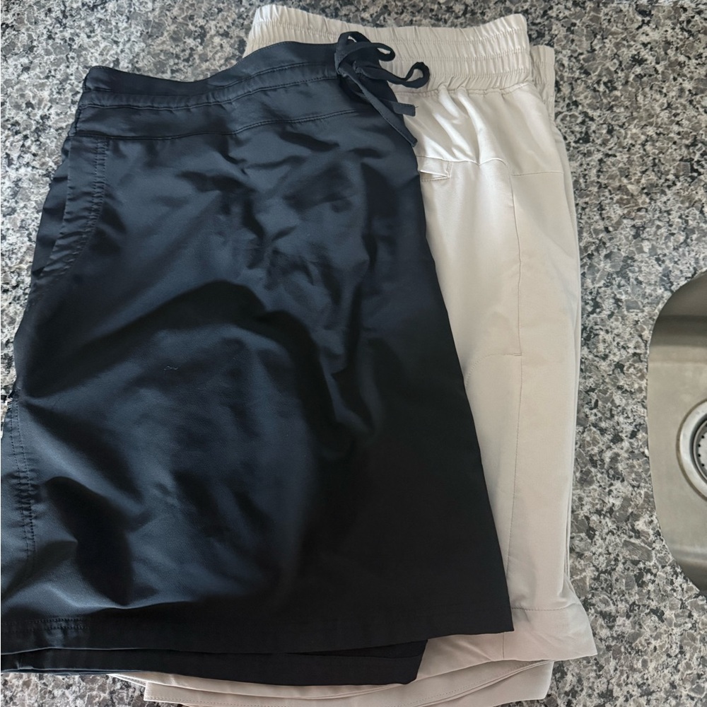 Coolibar Black and Cream Apparel